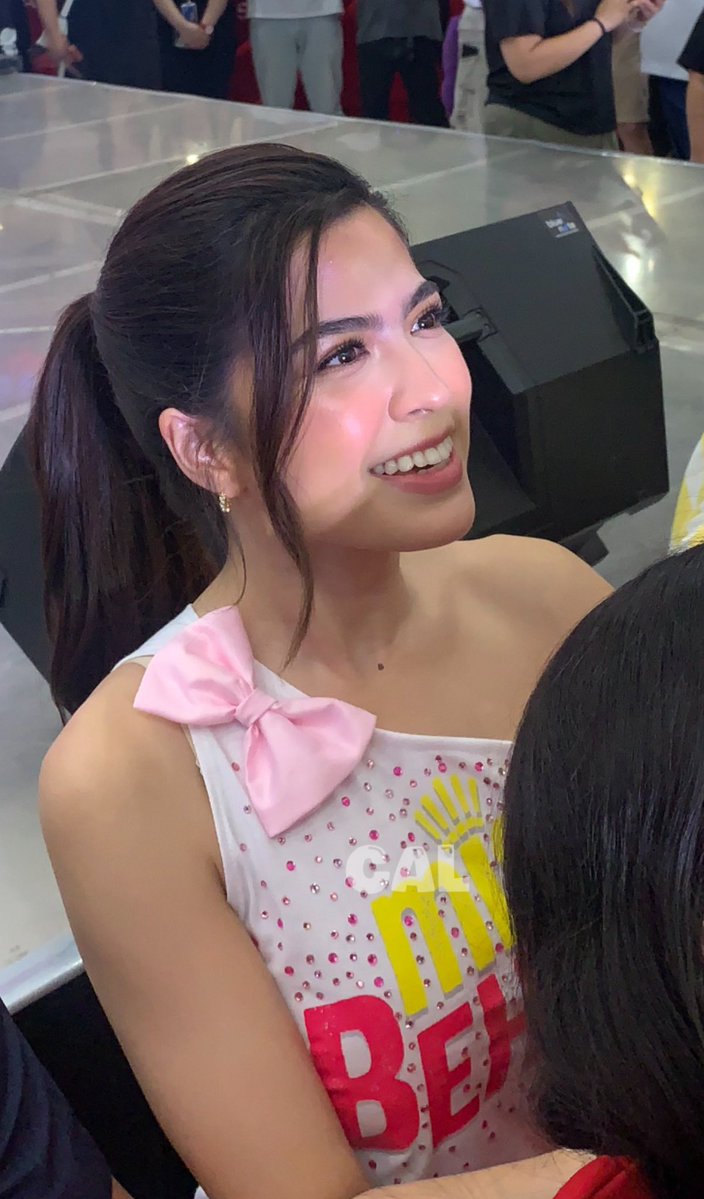 Cal_Li18's tweet photo. Napaka ganda mo love @alexailacad 

ALEXA On MB BTOUR
#AlexaIlacad #MissBehave https://t.co/Q2s96qIsUH