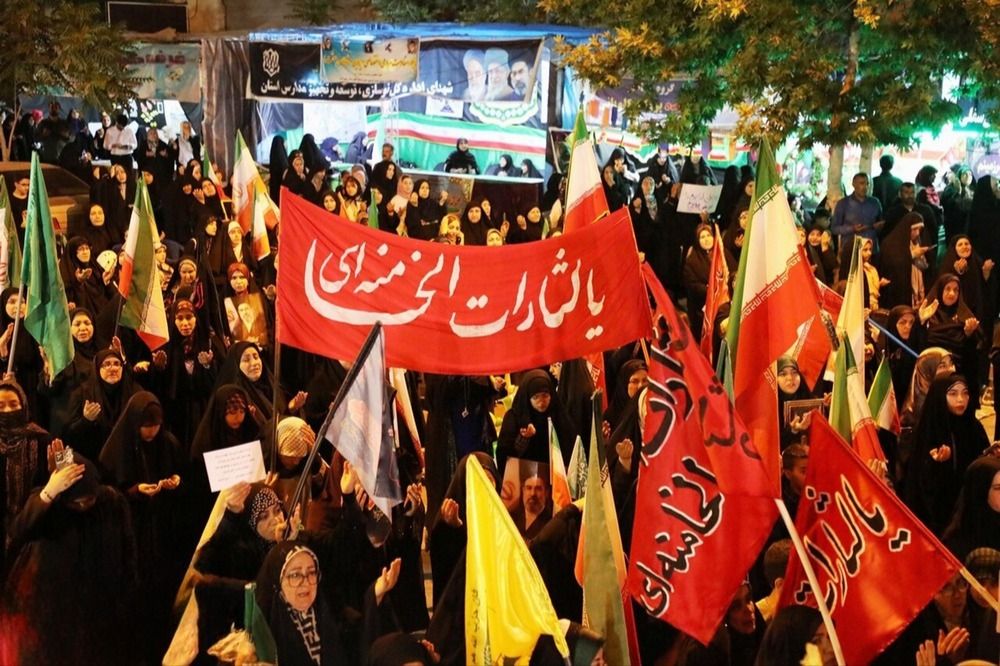 Elivash73's tweet photo. @flower53762 این وداع، فقط یک خداحافظی نیست؛ شروعِ سکوتی‌ست که طولانی‌تر از انتظار است.
#باید_برخواست
#ای_ایران_بخوان https://t.co/31BluyGOVA