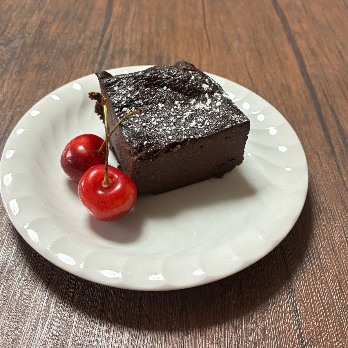 osuzu__cham's tweet photo. ダイエットケーキも作ってみた！！豆腐入れてるけど豆豆してなくておいしい！！✨️ https://t.co/FYgvoDyjqk
