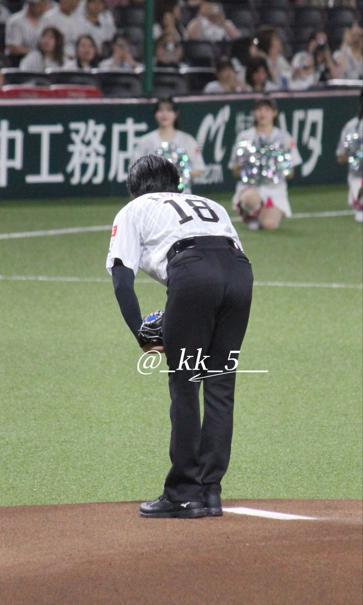 _kk_5__'s tweet photo. フォーム綺麗すぎてすごって思わず声出ましたよ‼️‼️色んな方面にお辞儀もご丁寧に深々とさすが壱馬さんでした👏🏼👏🏼👏🏼
#鷹祭SUMMERBOOST  #THERAMPAGE  #川村壱馬 https://t.co/IcgOzFS0mL