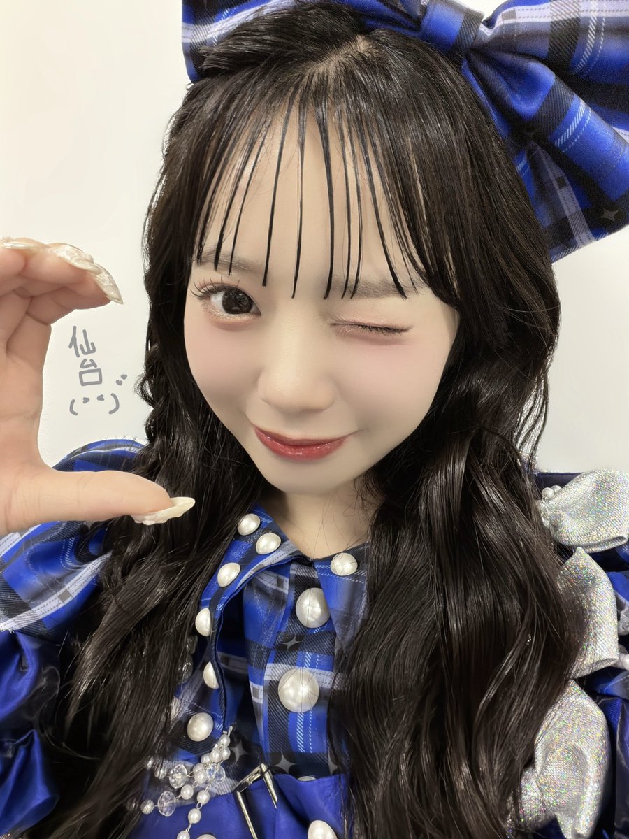 taratan_o2003's tweet photo. いやかわいすぎるよぉぉぉぉ💙💙💙💙💙💙💙💙💙💙💙💙💙💙💙💙💙
牛タン食べてるあやのもかわいいし笑ってるあやのもかわいいし生きてるだけでかわいい✨リボンもかわいちゅぎ‼️✨️🎀あやのお疲れ様〜！！ https://t.co/vUcBRzTep5