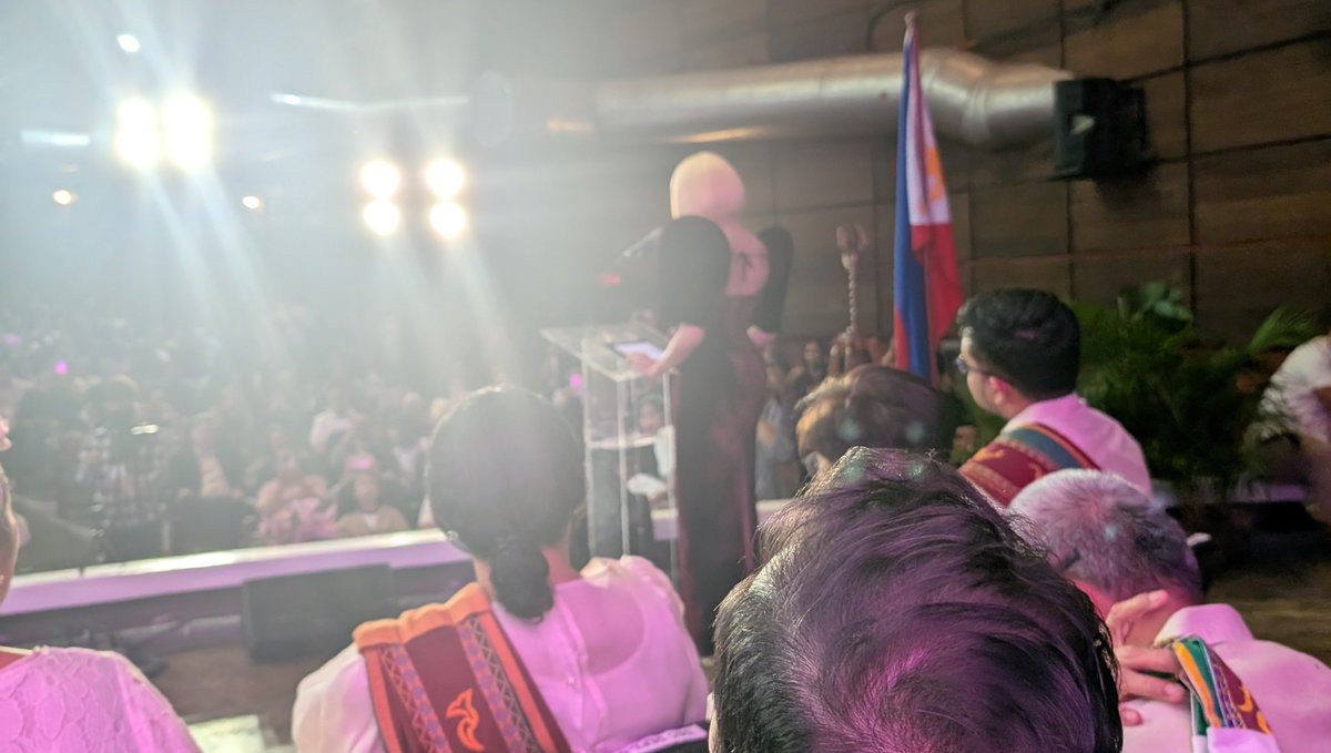ordinarypipo's tweet photo. Vice's speech at CMC's graduation rites was sharp, potent, powerful. A cultural force unlike any in this generation. Influence and wit with unrestrained courage, her words potent as any tibak in the university. I hope someone recorded it. The people will be inspired to hear it. https://t.co/ULvb1v42f2