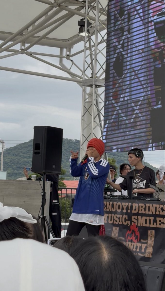 JM14yk's tweet photo. 丸亀ボートレース場でのレゲエフェスHAN-KUNはやっぱり最高だ

尺が短くて少し不完全燃焼気味ではありますが、、、

久しぶりに
みんなにも会えて懐かしかった✨✨
それに初めて孫とも行けたし
楽しかったな💕
#丸亀シーサイドフィーバー https://t.co/Vw7Ri8zDfp