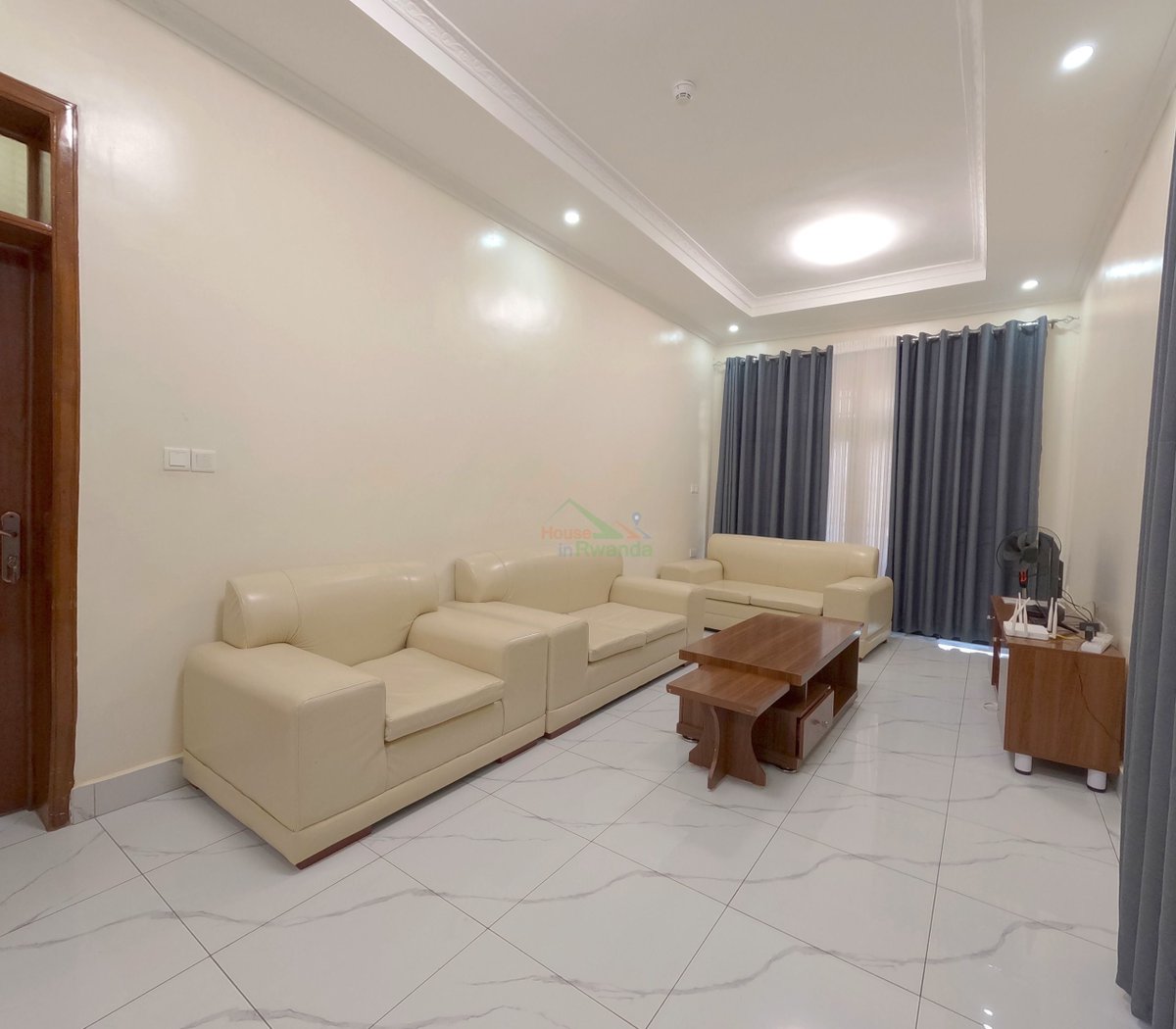 HouseInRwanda's tweet photo. 🏠Kigali 2 bedrooms apartment for rent in Kicukiro-Kanombe🆕 

💰Price:750,000 Rwf
🛏️Bedrooms:2
🛀Bathrooms:2
✅Furnished: Yes
🅿️Parking

https://t.co/LoH6wn0l2K

Contact name:👨‍💼 House in Rwanda

#apartment #rent #kanombe #houseinrwanda https://t.co/rO67x8pZiY