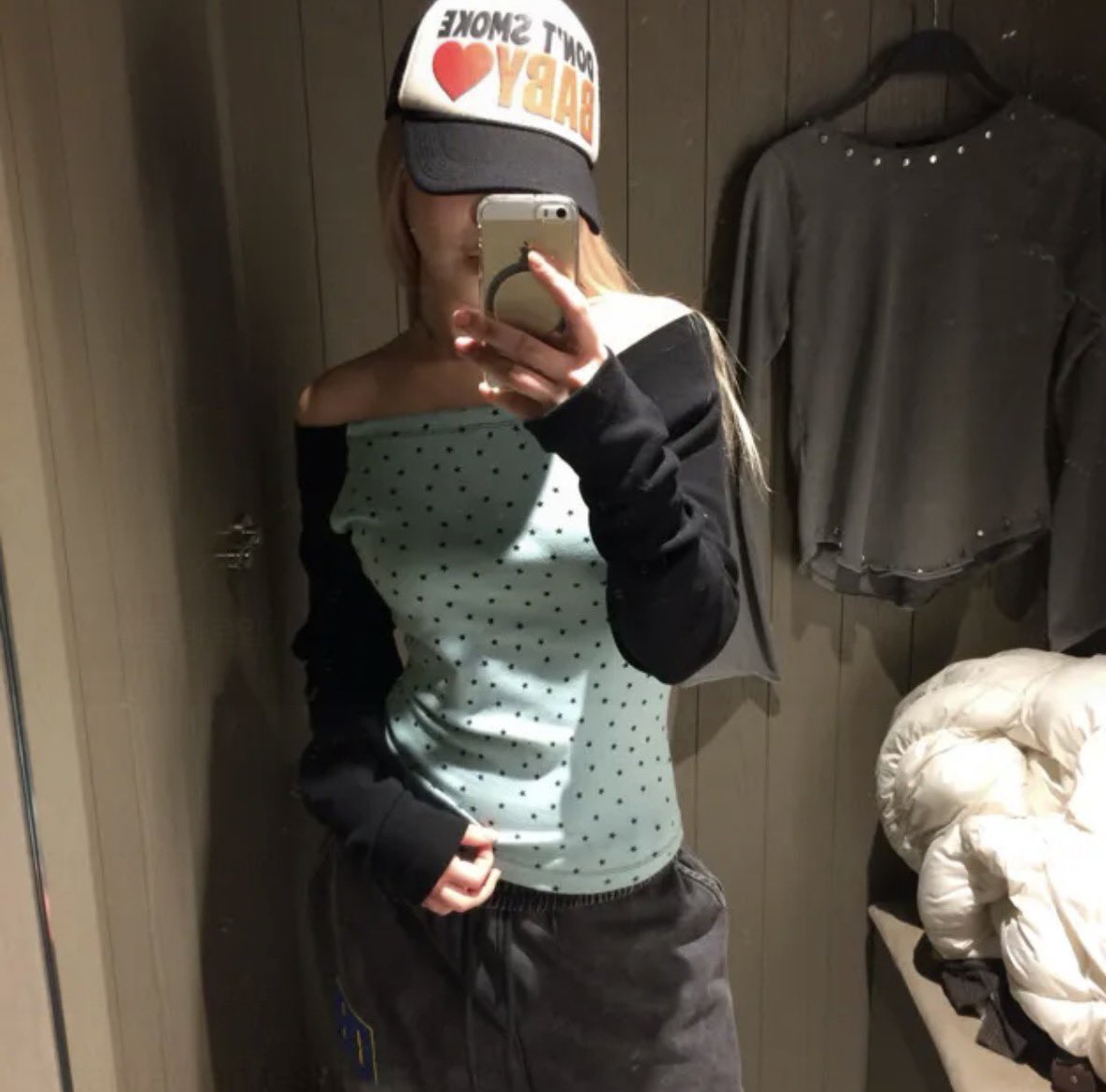 nattsu_peee's tweet photo. https://t.co/4ueq25lJ31
민트 도트 코어 티셔츠 👗
ㄴ고민하다가 어제 결제해버림!!

https://t.co/WZNDOa2cEH
플라워 슬리브 🪼
ㄴ여름에 와이드팬츠랑 꼭 같이 입을 거야
#코디 #섹트 https://t.co/nEx1U1Tw6E