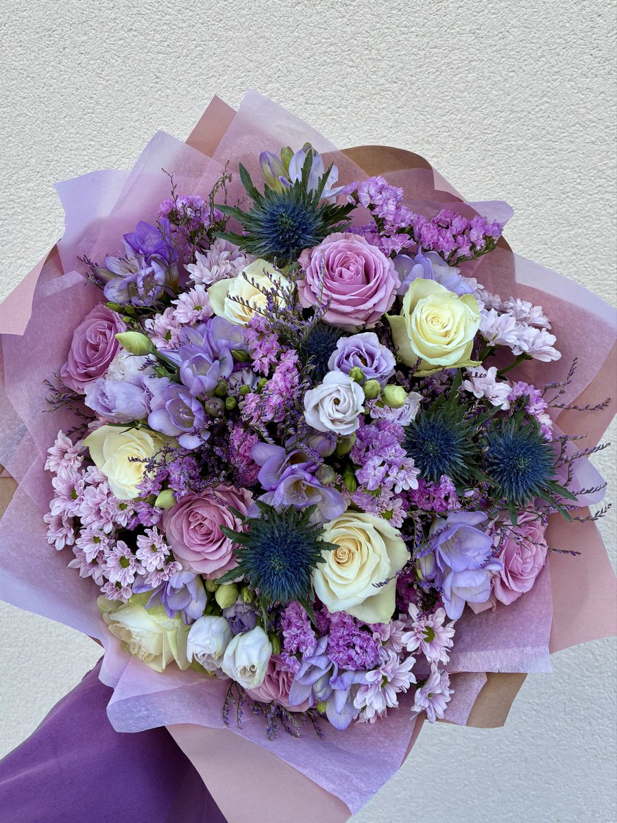svbrwnd's tweet photo. Des fois y’a des bouquets que je veux juste ramener chez moi quoi ^^ https://t.co/Gk9wTpU7W1