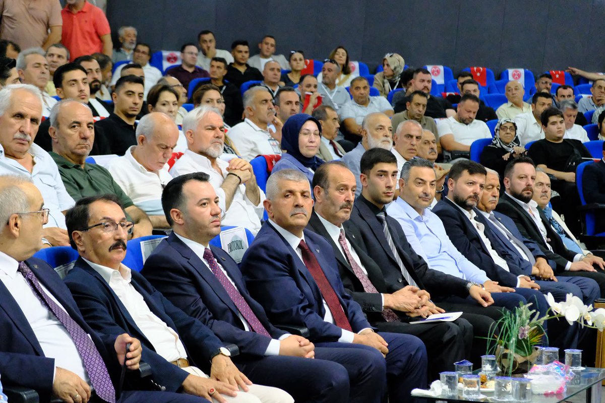 mhpizmirilbsk's tweet photo. Genel Başkanımız Sn. Devlet Bahçeli’nin talimatlarıyla başlatılan “Kardeşlik Kalbimizde, Gelecek Aklımızda” temalı 15. Olağan Buca İlçe Kongremiz büyük bir coşkuyla gerçekleştirildi. https://t.co/tRfcTb0ctm