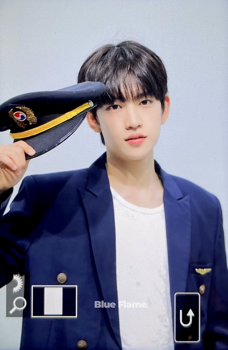 blueflame_mj's tweet photo. 260705 잘어울린당 #아이딧 #IDID #김민재 #KIMMINJAE https://t.co/DBxWn3CGgs
