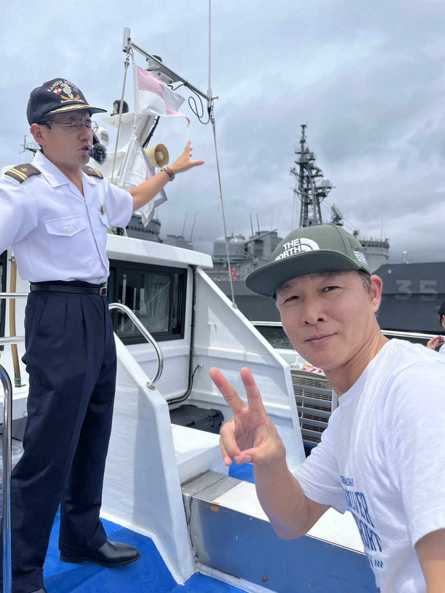 BingoStarFujita's tweet photo. 雨で
呉で
艦船めぐり
艦船もいいがガイドの杉山さんが最高！ https://t.co/OQmSDhRNak