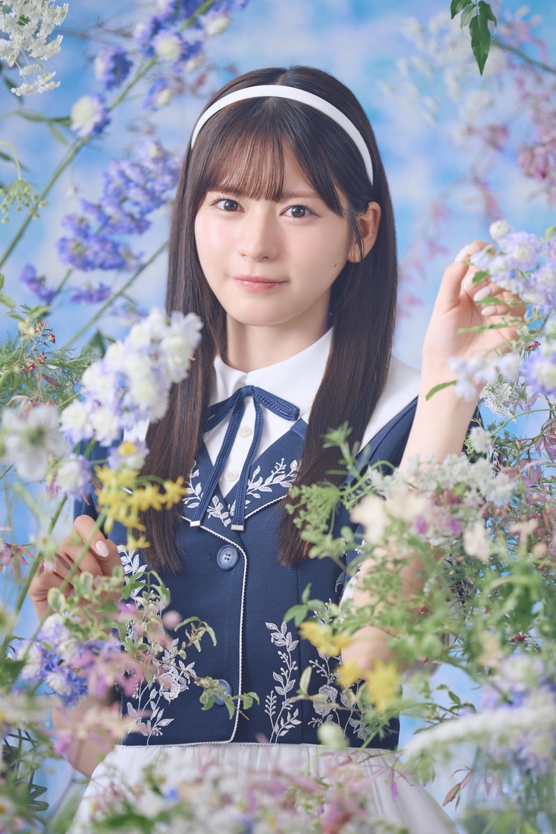 nagase_mari_'s tweet photo. #新しいプロフィール画像

お花に囲まれて新アー写撮影しました❁⃘*.ﾟ
新夏制服、お楽しみにっ！♡

私はストレートカチューシャ担当です( ¨̮ )🤍

#RainTree https://t.co/izIiHsFdx8