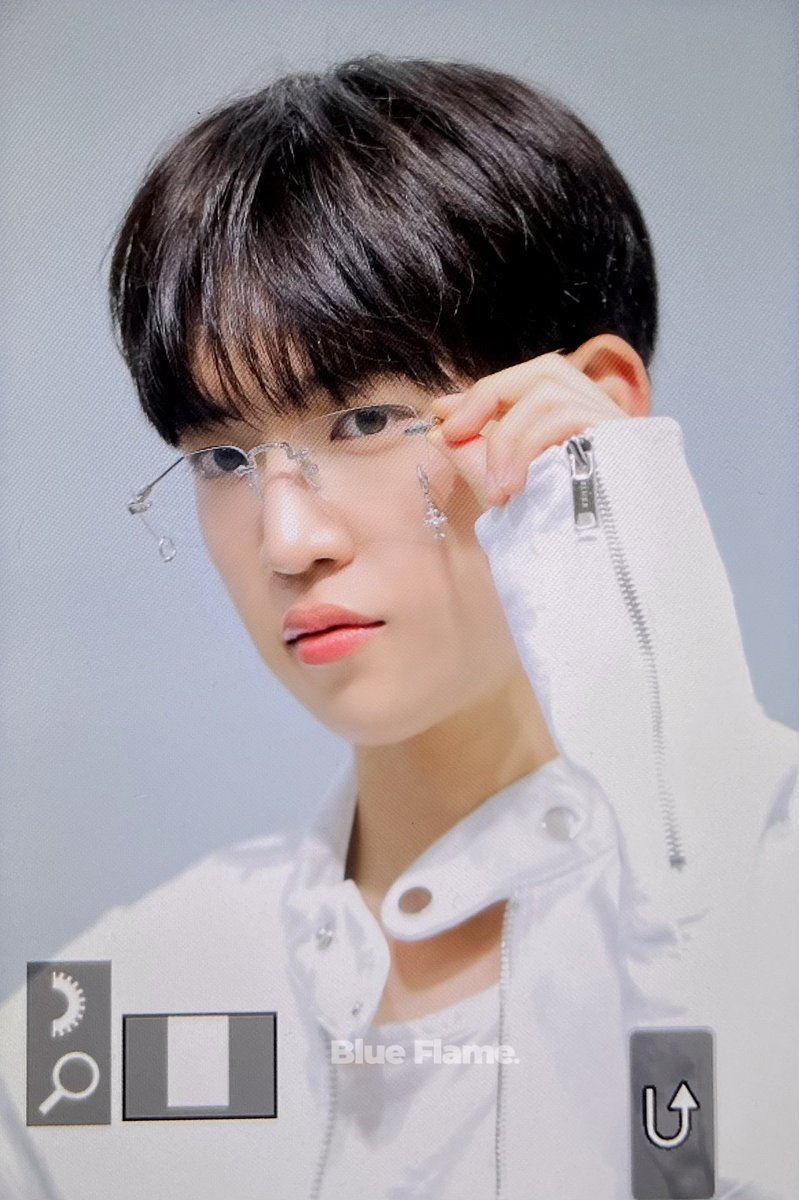 blueflame_mj's tweet photo. 260705 너무잘생김.. #아이딧 #IDID #김민재 #KIMMINJAE https://t.co/7Q0TbX7E5j