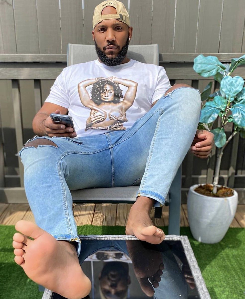 IMABULLY0's tweet photo. Chilling 🤭💕 https://t.co/wCY4jVlIXk