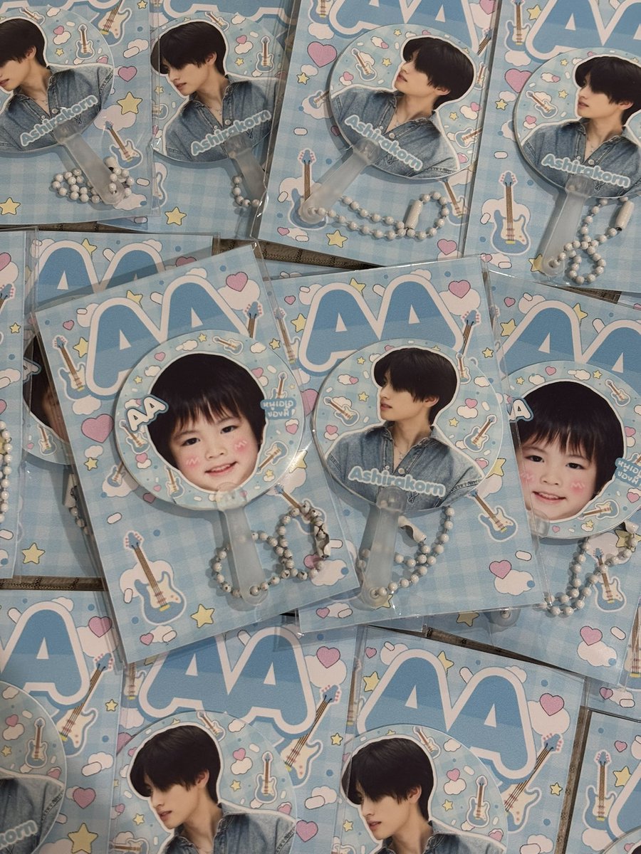 pskbz9's tweet photo. 𝙂𝙄𝙑𝙀𝘼𝙒𝘼𝙔  ♡ヾ🎸✨ᙏ̤̫͚

พวงกุญแจพัด 🪭🩵

♡ 𝔸𝔸 ♡  
✿ 29 EA ✿

🗓️: 25 July 2026
📍: Impact Arena
#BUS_LIGHTASONE #AAashirakorn https://t.co/ptxMCEqrRB