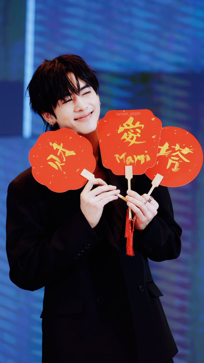 Fendou_popo's tweet photo. Super cuteeee 😘😘😘

#Santapp https://t.co/NDWGiQEGzd