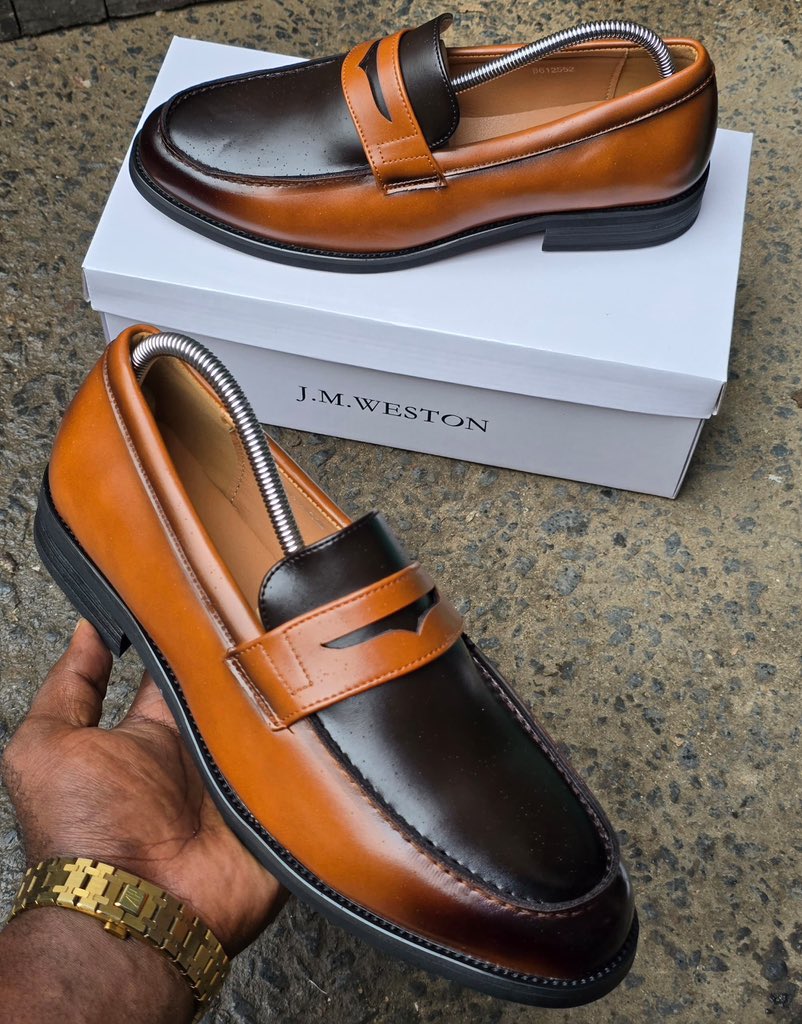 MelissaFifen's tweet photo. Disponible 

40-46

🏷️ 25000fr

https://t.co/E5fnxHpJzD https://t.co/azOQfxWWMd