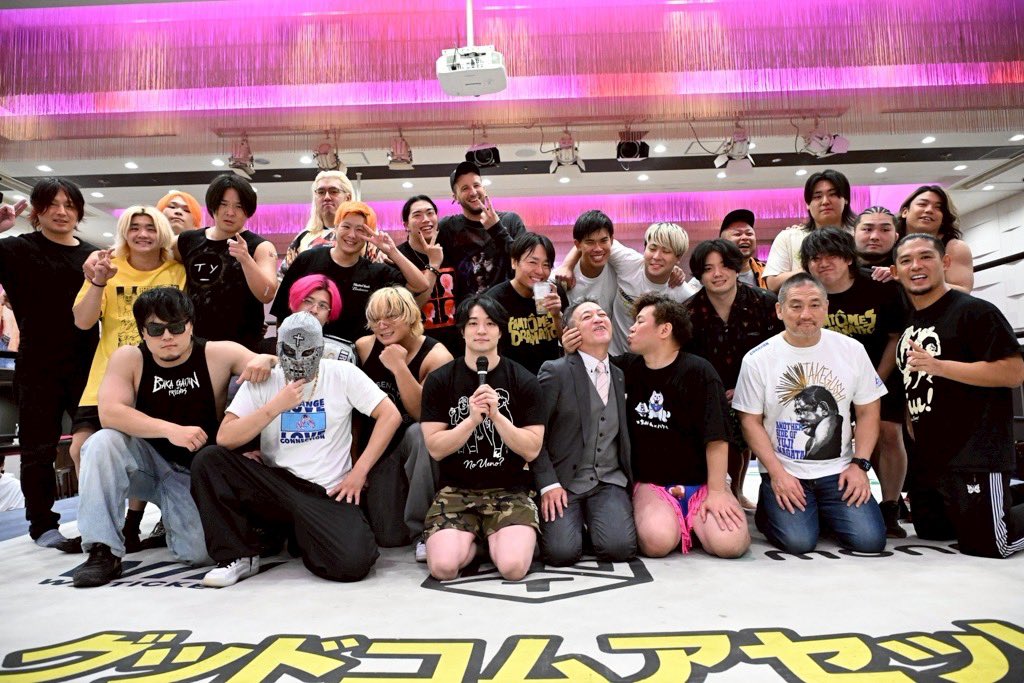 Inahata_ddt's tweet photo. 今日で21歳になりました！！
いつも応援していただき、本当にありがとうございます！

サプライズのケーキをいただいたり、皆さんとお話がすることができて、とても楽しかったです！

まだまだこれから頑張ります💪

#ddtpro https://t.co/7XabnuhntG