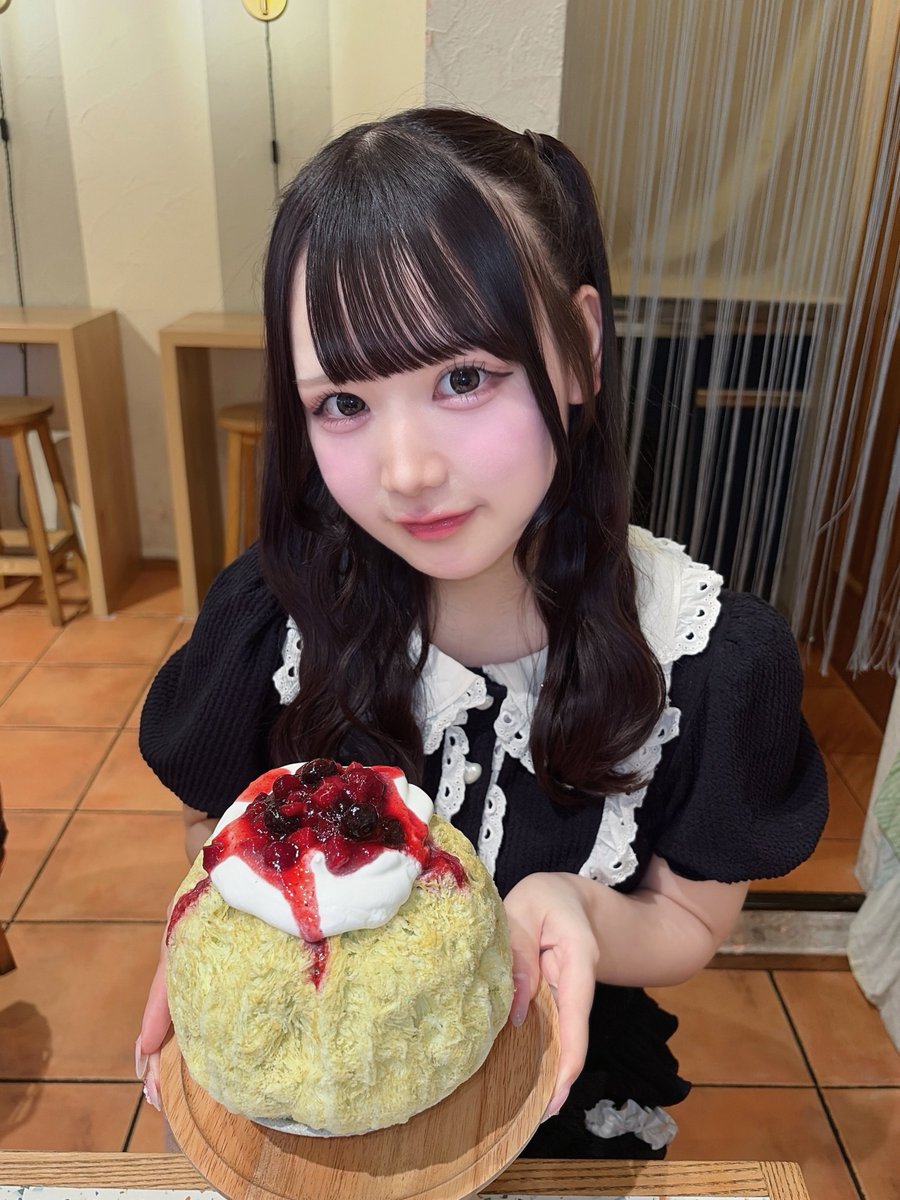 momo_ponkotsu's tweet photo. アイドル顔の20歳アイドルどうですか🍒♡ https://t.co/ioJfQD2mn5