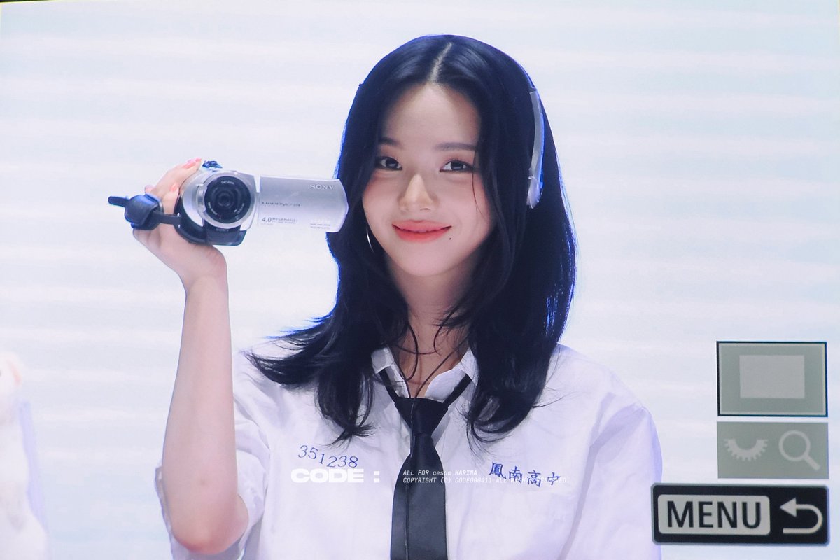 code000411's tweet photo. 260704 🎧📹

#카리나 #Karina #에스파 #aespa https://t.co/fzymqXYtic