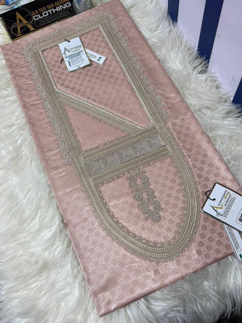 Abberx_'s tweet photo. Readymade Babban-Riga Morroco

Morroco Design

Available ✨

Price: 90k Each 

  Dm/☎️ : 07060727453 

📍 Zaria, Nigeria

Nationwide/ worldwide Delivery  🌎📦 ✈️ 

Please repost &amp; follow for update https://t.co/YkLwMCKB8F