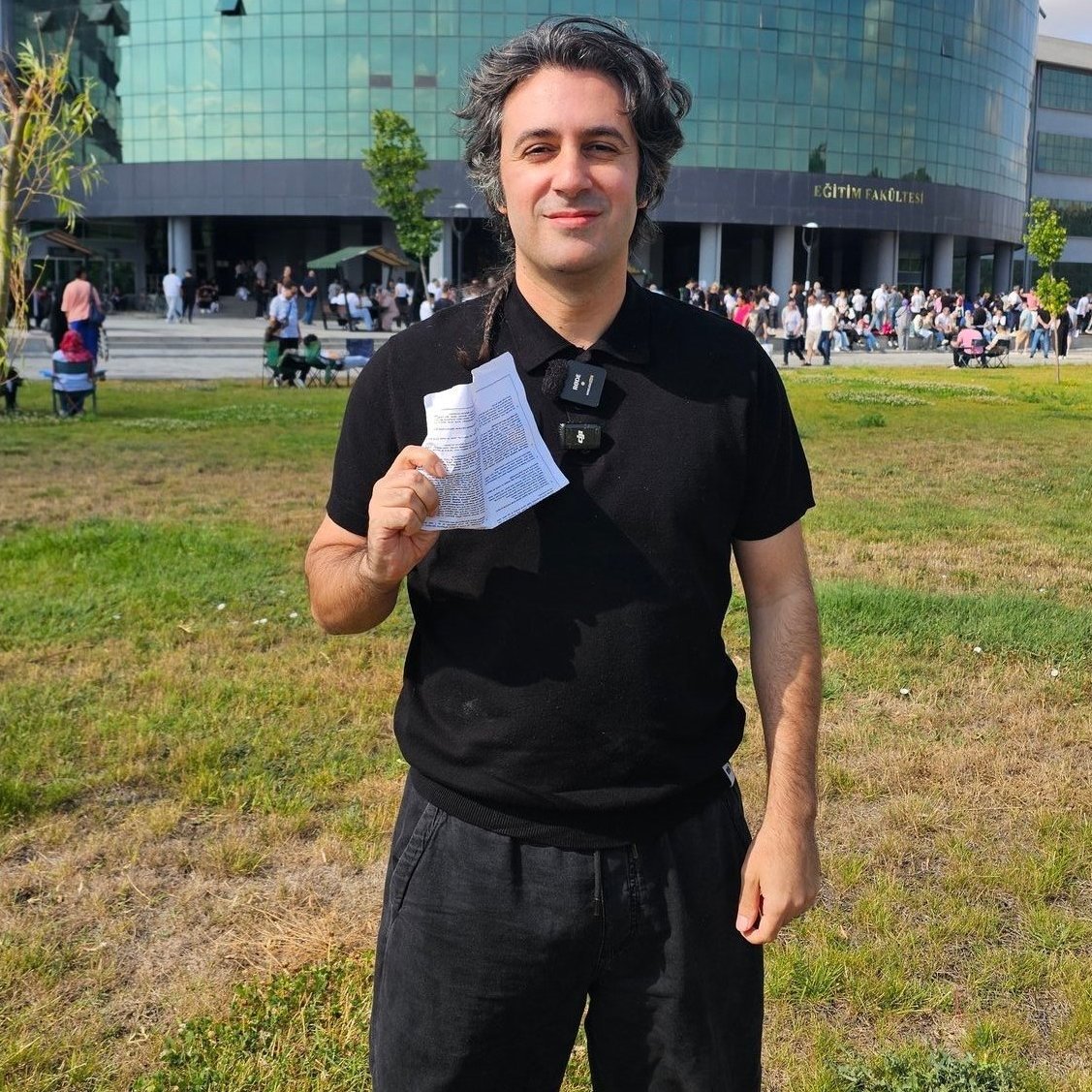 nihatidil's tweet photo. Prof. Dr. Behçet  Özkara, 2 nitelikli CV hazırlayarak başvurduğu 309 işten 0 geri dönüş aldı.

1. Aday: Marmara Üni. Makine Müh. mezunu, 2 yaz stajı, B1 İngilizce, bilg. prog. sertifika 

2. Aday: Ankara Üni. İşletme mezunu, 2 yaz stajı, B1 İngilizce, bilg  prog. sertifika https://t.co/NZuiiR404o
