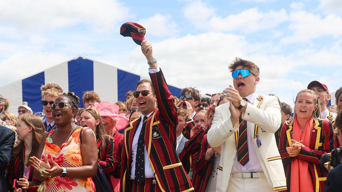 ShiplakeCollege's tweet photo. Congratulations to Headington School on their win in the Prince Philip Challenge Trophy Final. Our Girlsโ Eight raced with courage, composure and determination, and we couldnโt be prouder of all theyโve achieved. #GoBees #ShiplakeRowing #HRR26 https://t.co/ivthNr2M2N