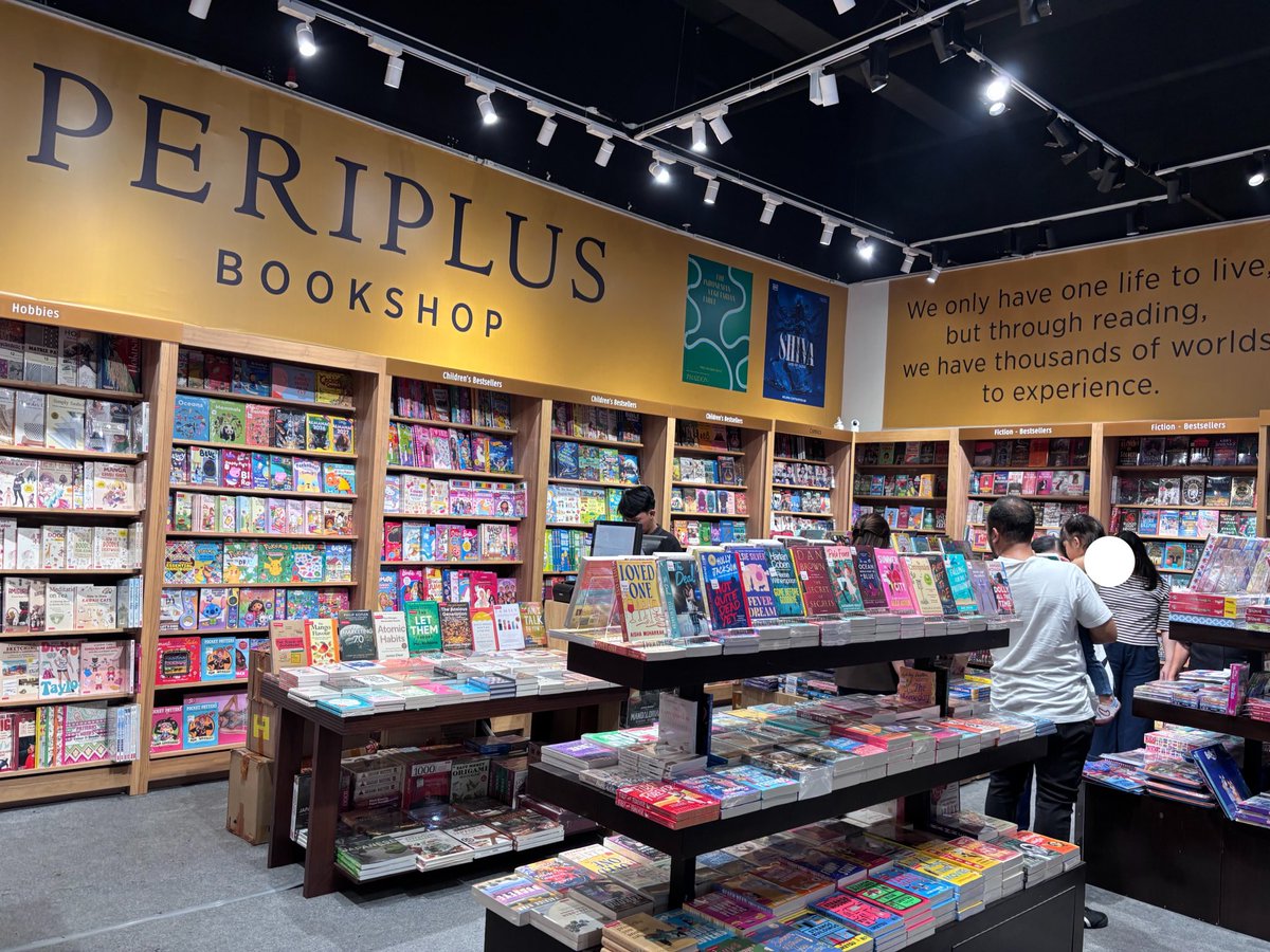 txtfrombook's tweet photo. Perbedaan traffic visit Gramedia &amp; Periplus https://t.co/0cPugZ9B0t