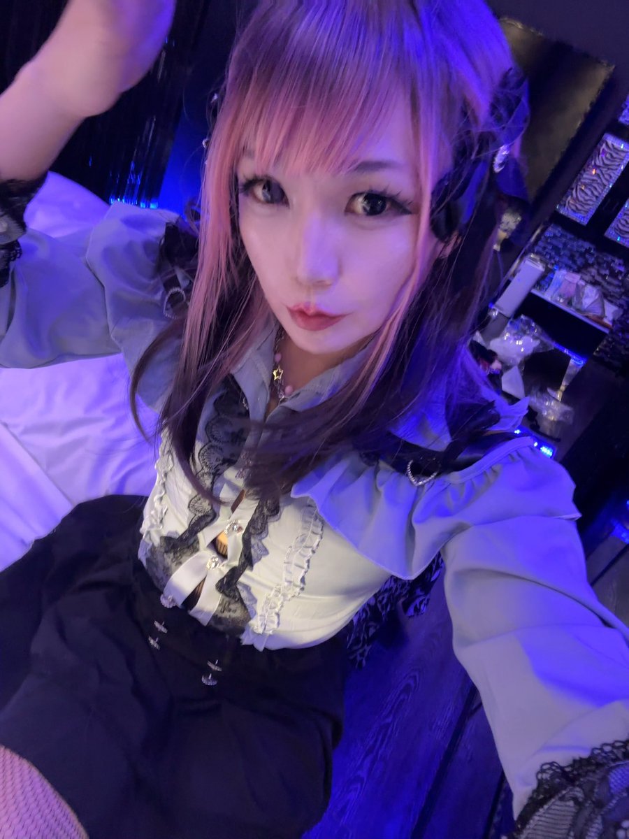 ayamitono's tweet photo. ←＋→＝3枚目

服買わなくてもそのまんま再現してくれるの、ほんとにいい時代になったよね♡

着てみたいけど着れなかった洋服いくらでも着れちゃう

そりゃあ本物を着たいけど、、これでがまん😣 https://t.co/H1ygScRKHp
