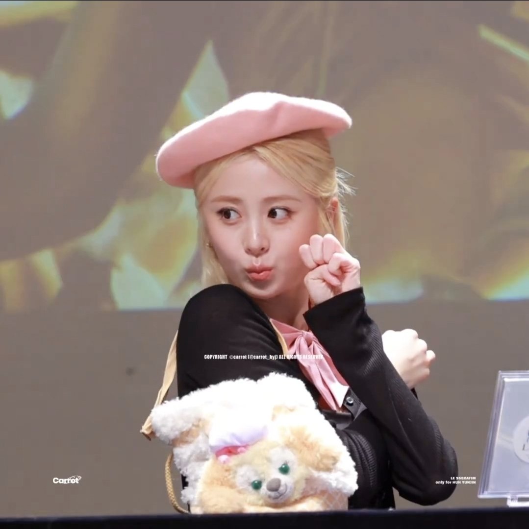yvunjin_'s tweet photo. bonjour cuties, your french girl is here! https://t.co/PuZBQKvcgI