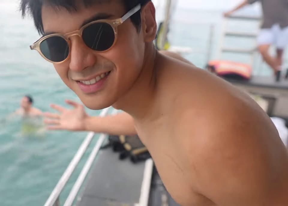 xoxo_luvYU's tweet photo. Lord!! Ang gwapo!🥵🧎🏻‍♀️🫦 https://t.co/gnNkYKo8ry