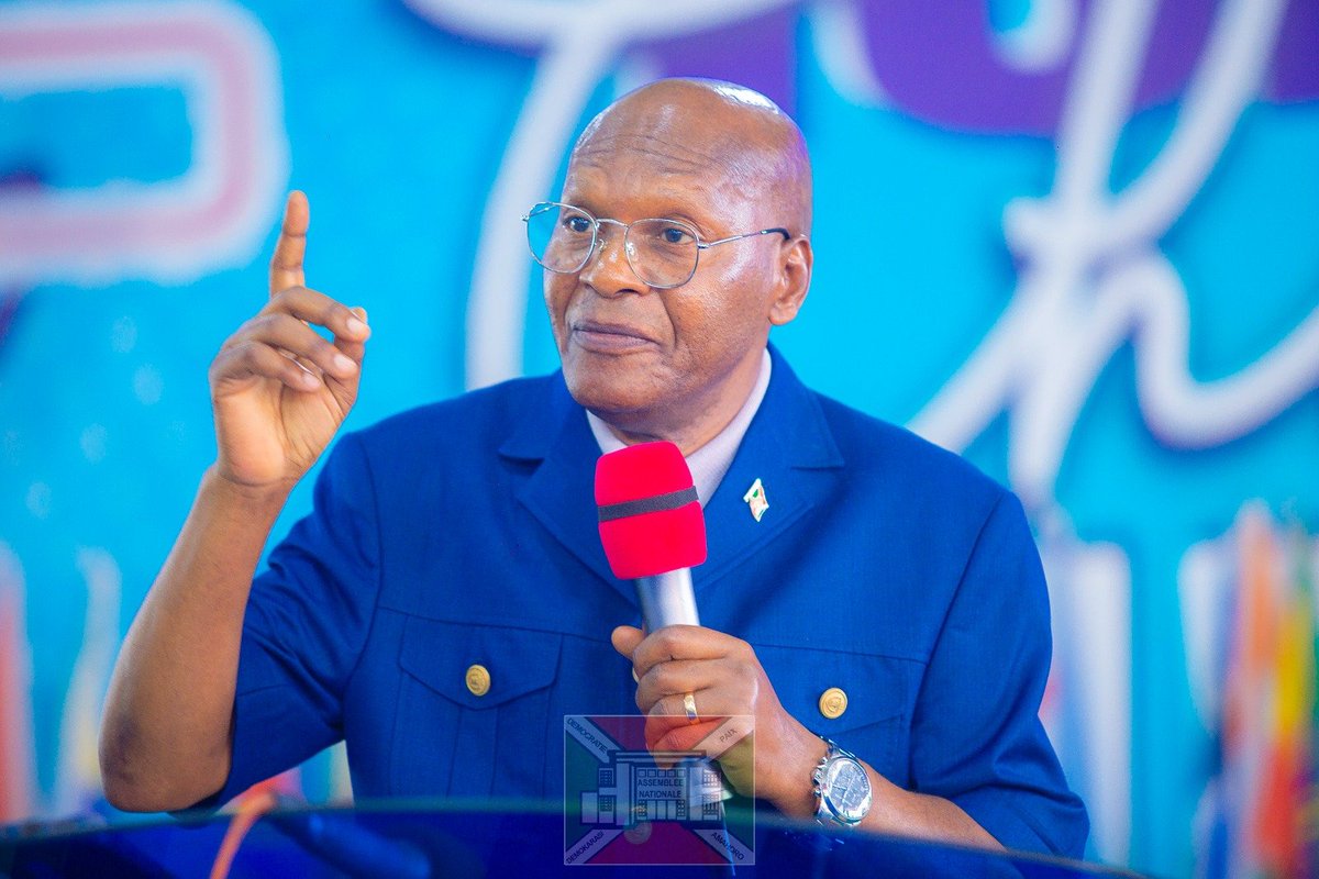 nshingamateka's tweet photo. 2/2 Abondant dans le même sens, le Très Honorable #GelaseDanielNdabirabe a montré les grandes responsabilités qui incombent aux dirigeants du #Burundi et remercie Dieu qui est toujours à leurs côtés.

Si Dieu a toujours été avec nous et a honoré notre pays dans le concert des nations, quel est le prix à payer: C'est le pardon.
 
Au moment où nous avons donné la première place à Dieu, nous devons coûte que coûte montrer du changement. C'est donc pour cela que le #Burundi a mis en place la #CVR, sous inspiration divine, qui est une commission de pardon et de réconciliation, en exemple de Jésus sur la croix qui a demandé pardon à Dieu pour ses bourreaux.

@Burundi_senat