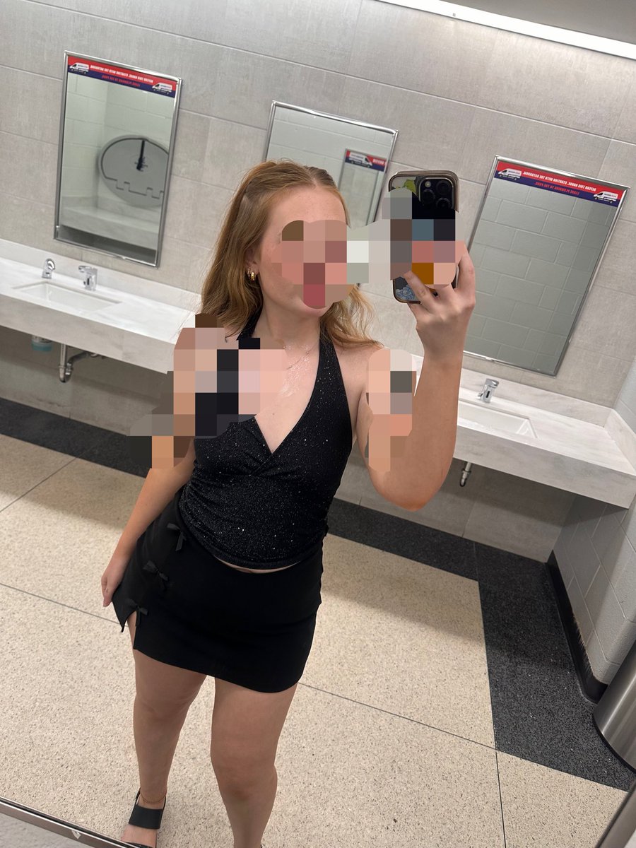 redheadprincesa's tweet photo. I need a loser to drain their wallet for mwahhh💋💋🎀

Findom findomme mommy feet https://t.co/BIdUcZu5lz