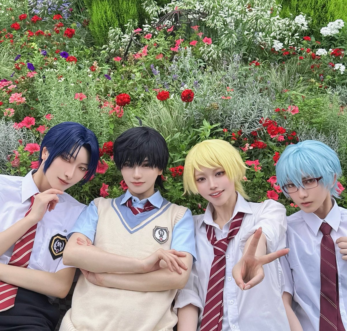 yun0chan7's tweet photo. GS4 cosplay
最後の池アコ、ﾔﾉｽｹでGS4の4人と遊んできました⛪️💙
沢山の思い出がある場所で、最後に大好きな作品で過ごせたことが本当に幸せでした！
今まで仲良くしてくださった皆さんにご挨拶できて良かった😭✨
本当にありがとうございました！🤍🤍
#アコスタ池袋 https://t.co/3oUHvAWWeB