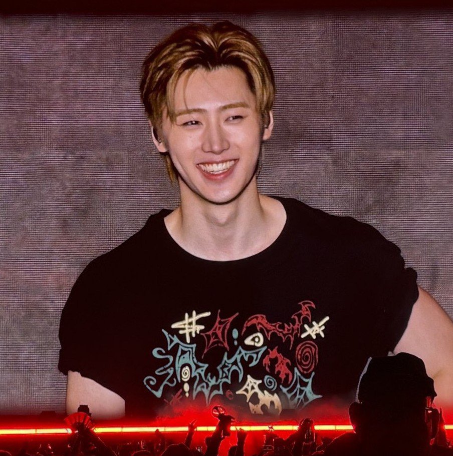 hoonnkmura's tweet photo. my precious hoonki looks so happy🥹🤍 https://t.co/BrAwQ6e94s