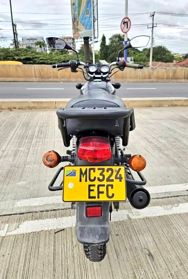 Eng_Matarra's tweet photo. #OFFA YA JUMAPILI LEO
TVS HLX GIA 4 ๐ฅ๐ฅ
REG" #EFC
Cc 125
Starter inapiga
Engine haijafunguliwa
Ina Full Documents โ
๏ธ
LETA #Tshs 1,300,000/= Tu
CALL/WHATSAPP-0719542184 https://t.co/A1wIddiF0A