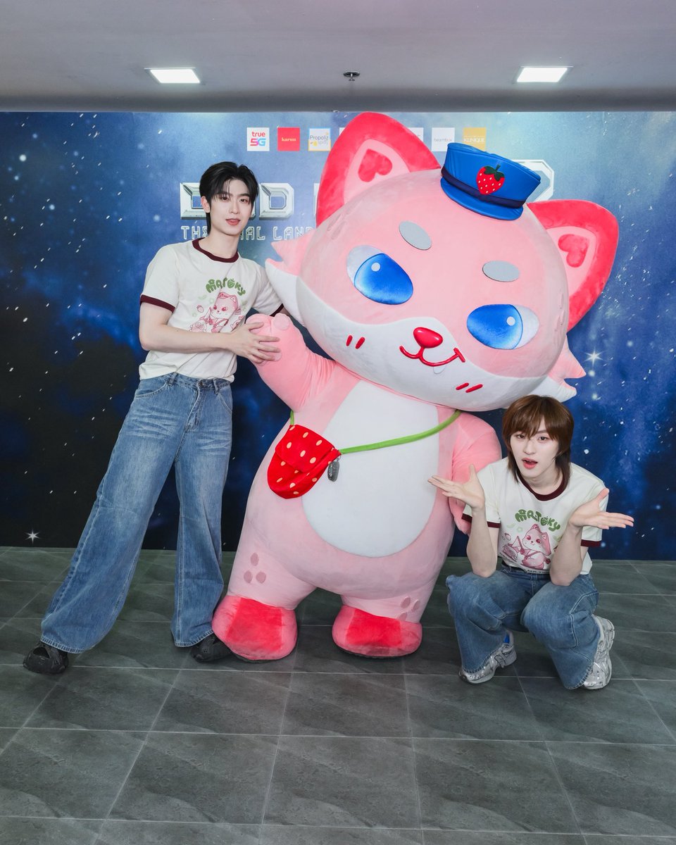 MrToky_Domundi's tweet photo. Hello ครับ everybody ทุกคน มิสเตอร์โทกี้ของพี่โท @tthomastc กับน้องก้อง @kongjiro_ มาแล้วครับ ฝากติดตามไอและครอบครัวด้วยนะครับ🦊🍓🚂 Nice to meet you kub 

#MrToky 
#ThomasKong https://t.co/fJjt8KOW13