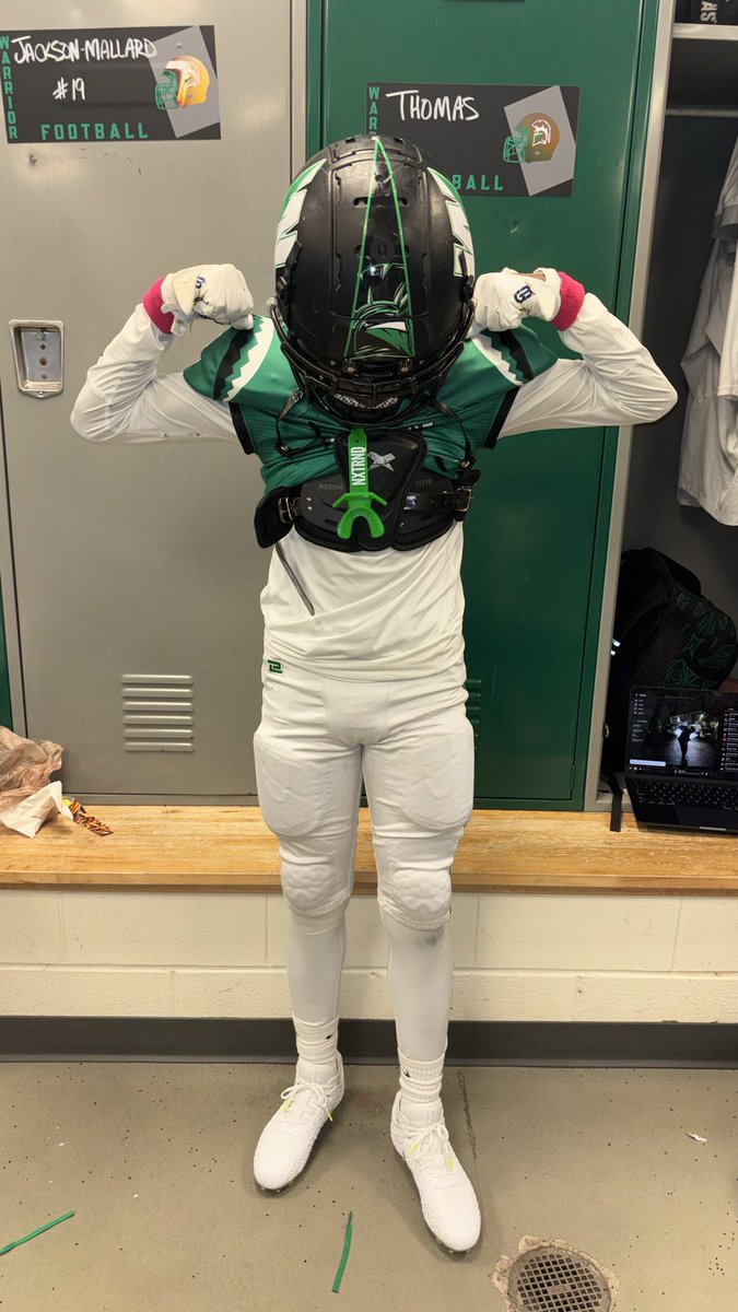 1_lk10's tweet photo. They asked who taught me how to juke I tell em it’s natural baby. But Coach Kay did teach me a lot of stuff about the game but when I’m in free space I’m to shifty moving like @tezMania15 https://t.co/RBhSEkcpjy