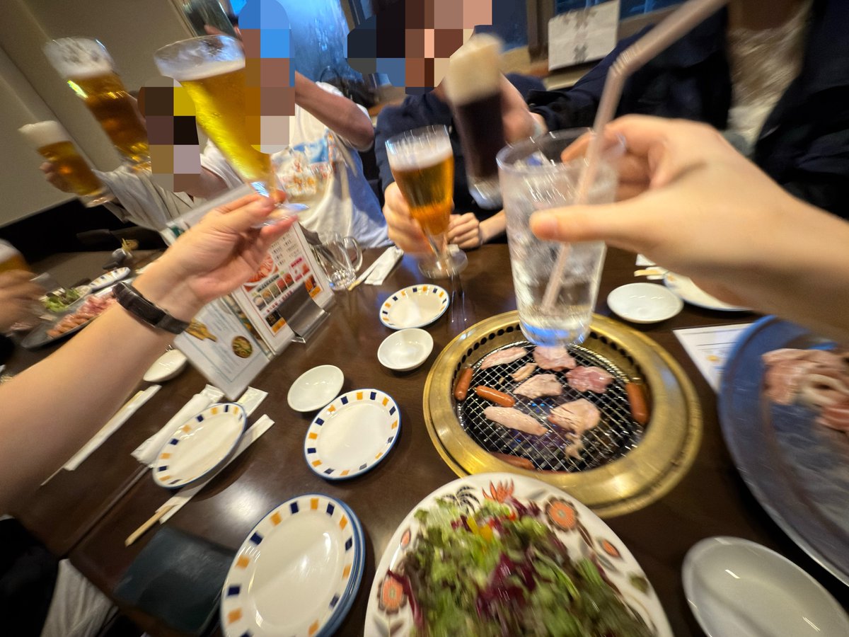 danchousub's tweet photo. 乾杯の写真戦闘始まりそうな感じになってた(´・ω・｀) https://t.co/Yx2ZLLZfFQ