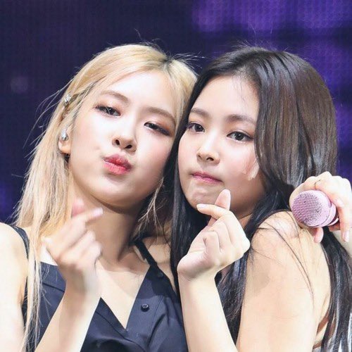 USRadioUpdater's tweet photo. .@jennierubyjane officially joins #ROSE as the only K-Pop soloists to earn a #1 at US Pop Radio (Mediabase). 

Both are members of @BLACKPINK. https://t.co/jdiiAf9UdW