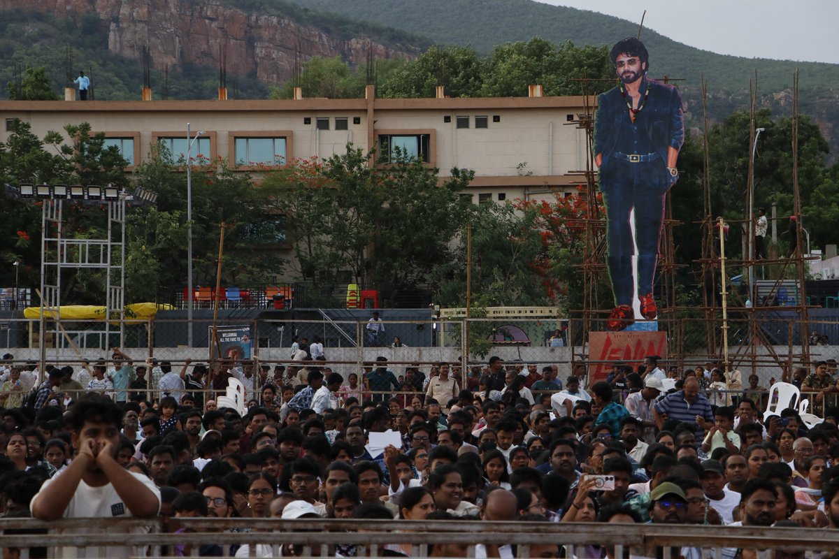 AkhilFansOnline's tweet photo. #LENIN MANIA IN TIRUPATI 🔥

#LeninonJuly10th https://t.co/W4wefIRVdK