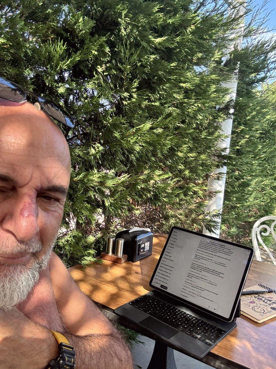aymi5731's tweet photo. Checking on my agents.

They're working.

As for me 😎😂 https://t.co/UATV99xonY