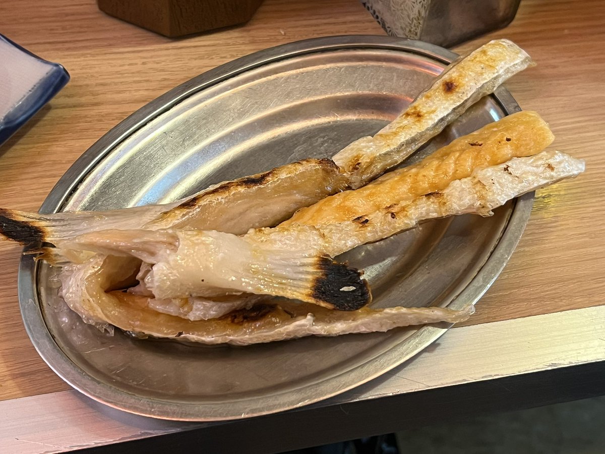 umintyu30's tweet photo. 今日も今日とて晩杯屋。ゴールデンチューハイ×5、竹輪の煮物(無料チケ)、いわし刺し、サーモンハラス焼き、ポテトフライ！極厚ハムカツ、野菜天。

旨辛レタス終了。そらまめ終了。
復活して欲しいな… https://t.co/QsoF0M2uVQ