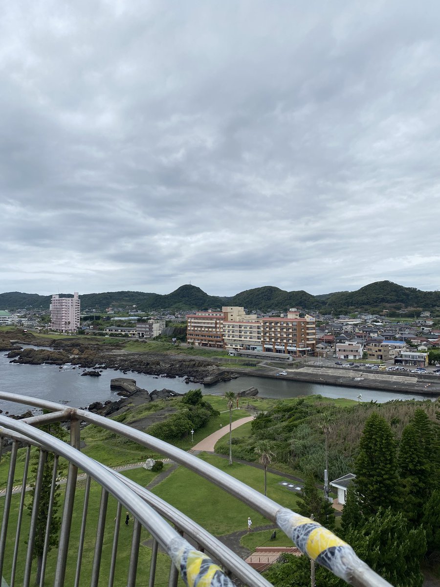 punpunpunichi's tweet photo. 野島崎灯台、風が気持ちよくとても見晴らしが良かったです(ﾟ∀ﾟ) https://t.co/DsvwLG9F27