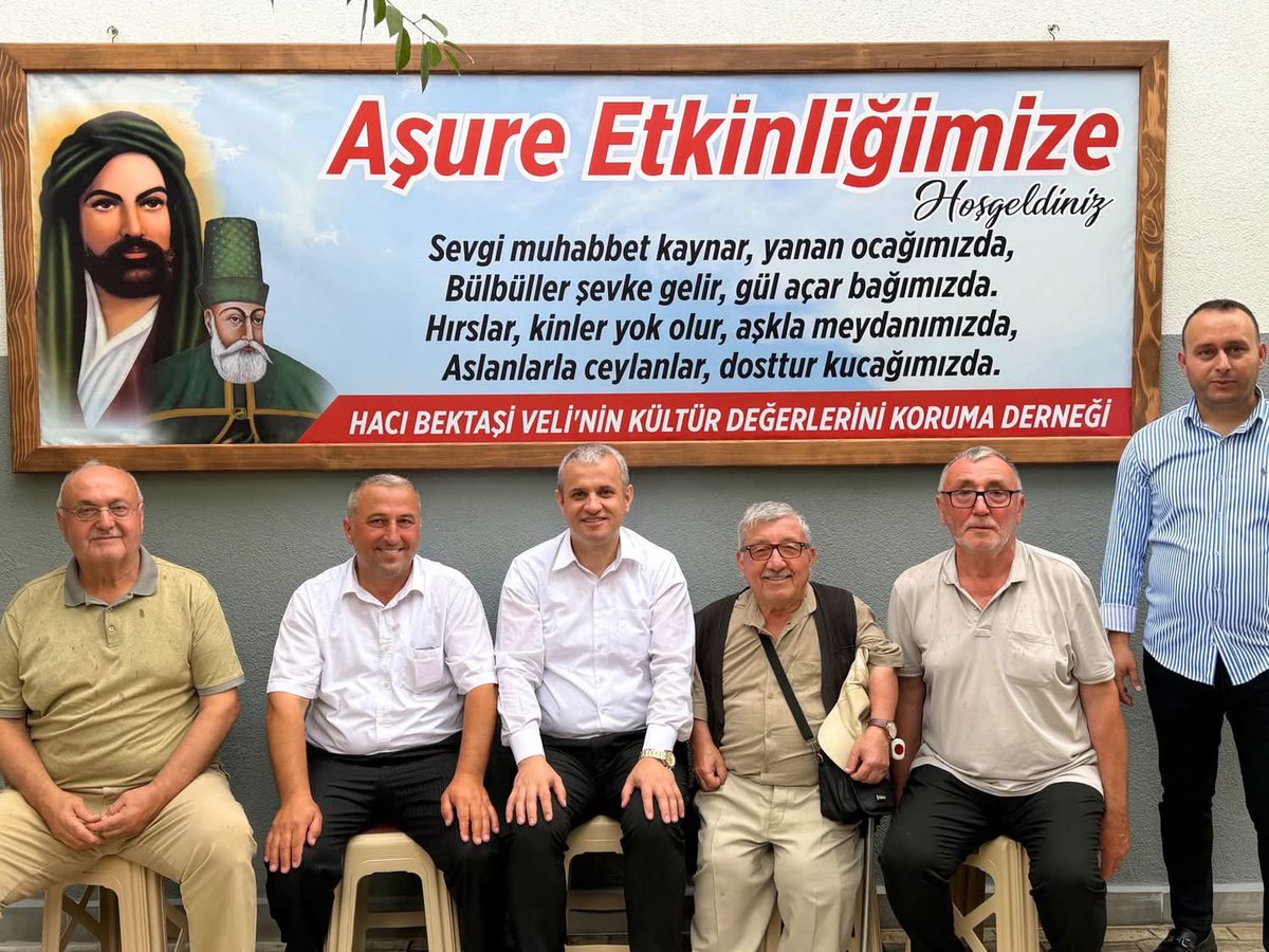 abdulkerimkaval's tweet photo. 📍Gölyaka

Hünkar Hacı Bektaş Veli Kültür Derneği tarafından Muharrem Ayı münasebetiyle düzenlenen geleneksel aşure programına iştirak ettik

Sayın Valimiz  Mehmet Makas’ın iştirak ettiği proğrama  hemşehrilerimizde yoğun ilgi gösterdi.￼￼ Muharrem ayının maneviyatında gerçekleşen buluşmamızda  birlik, beraberlik, kardeşlik, hoşgörü, dayanışma ve karşılıklı anlayış duygularımızı pekiştirdik. 

Bu vesile ile Bizleri canı gönülden ağırlayan Dernek Başkanı sayın Şaban Demirtaş’a ve kıymetli yönetimine, Muhtarlar Derneği Başkanı sayın Hasan Demircan  kardeşimize teşekkür eder , çalışmalarında muvaffakiyetler dilerim.

Cenabıhak, Ehlibeyt hürmetine, Hak erleri ve erenleri hürmetine Ülkemizde ve Düzcemizde dirliğimizi, birliğimizi, kardeşliğimizi zevalden muhafaza eylesin.(Amin)

Düzcenin Evladı 
#düzceninevladı