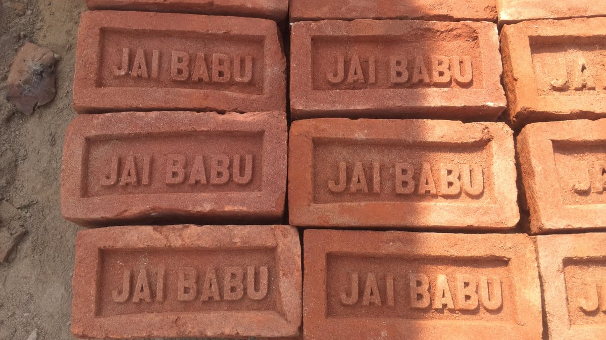 urstruly_NY's tweet photo. Not just an IMAX... it's a shrine built with love. "JAI BABU" on the bricks says it all. Devudiki gudi kadithe ilane untadhi!😭😭😭😭🙏🏻🔥

@urstrulyMahesh #Varanasi https://t.co/bcbIRLX7l4
