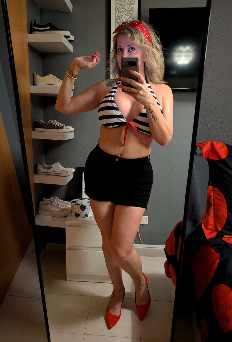 mercy3367's tweet photo. Happy sexy saturday 💋. MILF. Wataa https://t.co/ZhBbtqI6tz