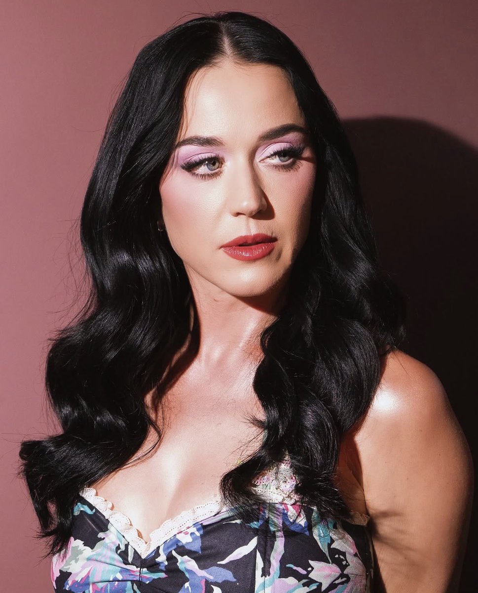 katyperryinfoo's tweet photo. Monthly Listeners — Spotify:              

#13. (=) Katy Perry — 89.859.065 (+454.053) *New Carrer Peak* https://t.co/mBVd9xDHoe