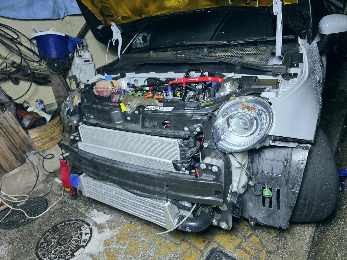 srtvans's tweet photo. Late nights fixing up my Abarth 😅 Swapped the map sensor and tightened all the intercooler piping bands to make sure there’s no leaks. Should be good now 🤞
#Abarth https://t.co/IsrFuajgzW