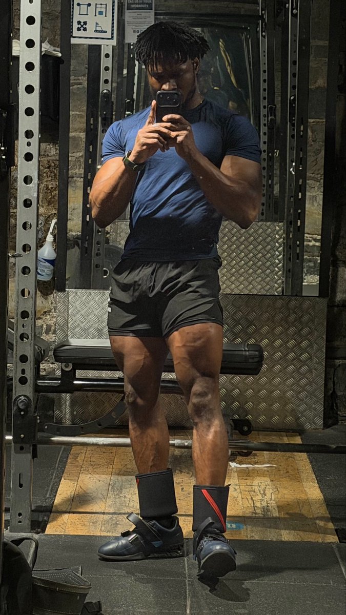 saxzy__'s tweet photo. Never skip leg day https://t.co/w8eWSMM8IP