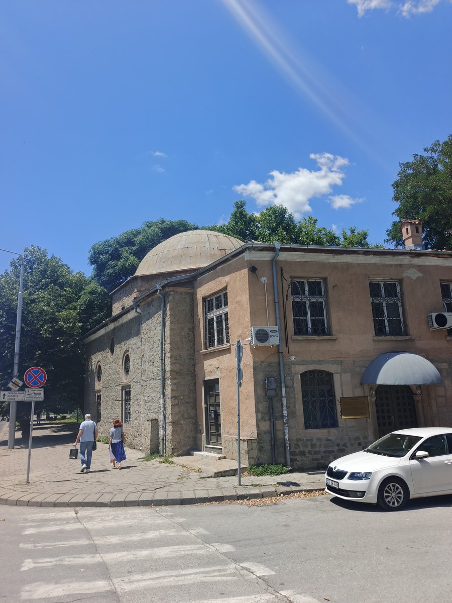 cihad_meric's tweet photo. #Filibe 'de bilinen bir cami açık, arada iki camide daha namaz kılınıyor. Şehabüddin Camii ve Taşköprü Camii
#BalkanlarSeyahatDersleri
#FlibeSeyahatDersleri https://t.co/P0SqPTPBRM