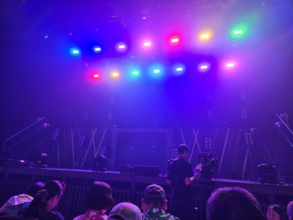 sisyo15's tweet photo. ばっしょー11周年ライブとても良かった😃
新曲バラードで目から汗が…😢

結論:距離は正義 https://t.co/zoiEXQLMf1